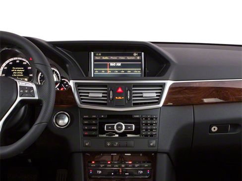 Used 2010 Mercedes-Benz E 350 4MATIC Sedan image 21