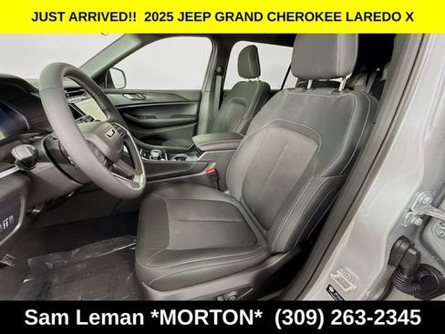 New 2025 Jeep Grand Cherokee L Laredo image 19