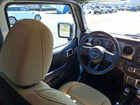 Used 2020 Jeep Wrangler Sport image 15