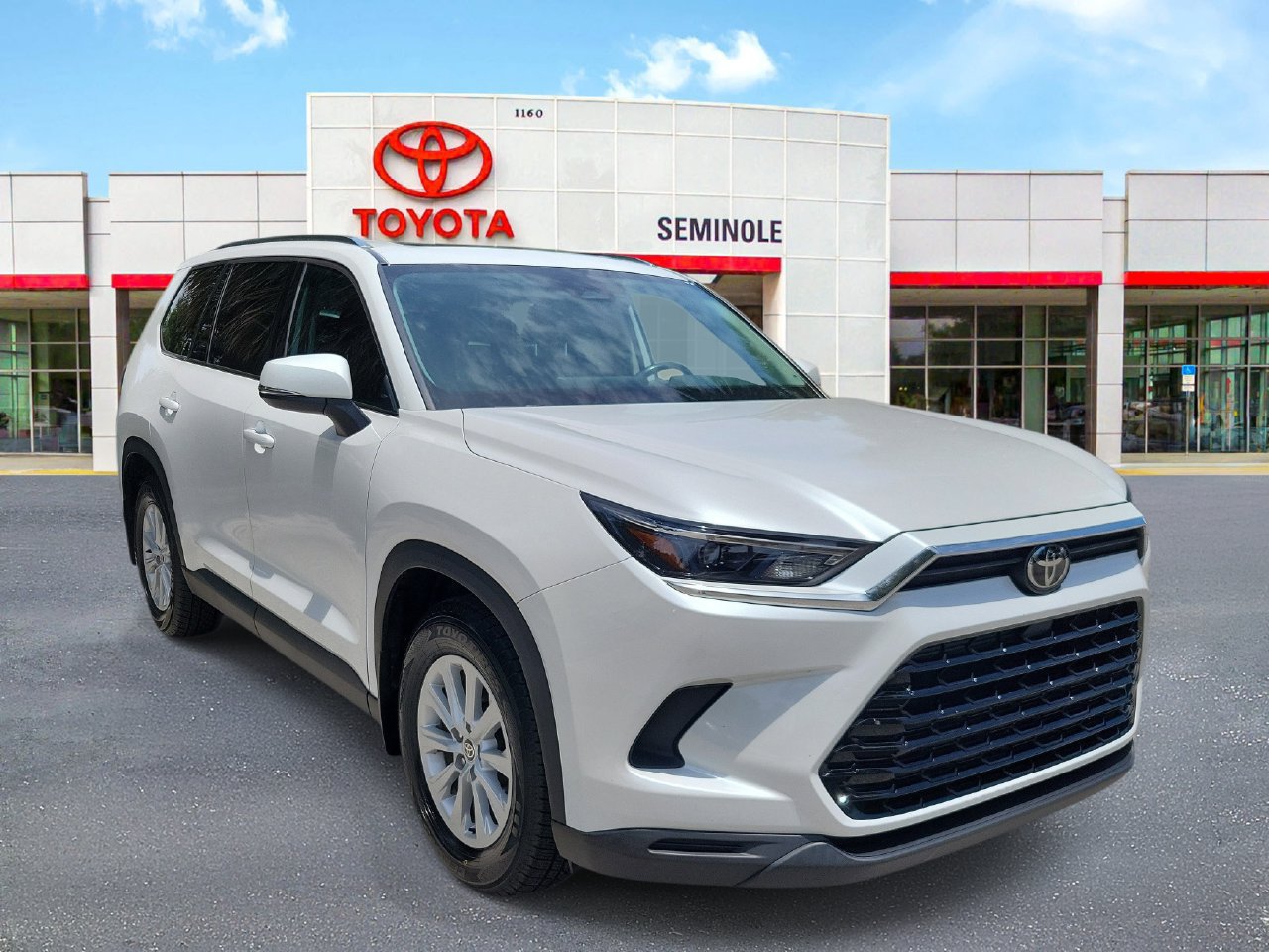 Used 2024 Toyota Grand Highlander AWD Hybrid image 2