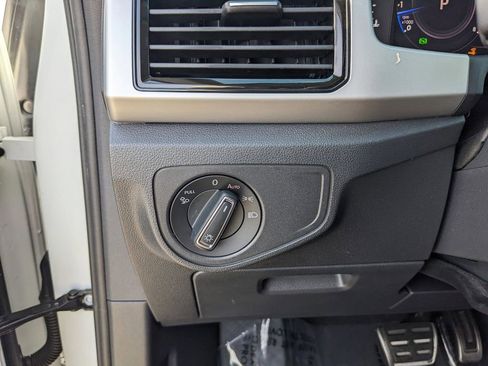 Certified 2023 Volkswagen Atlas SEL R-Line image 28