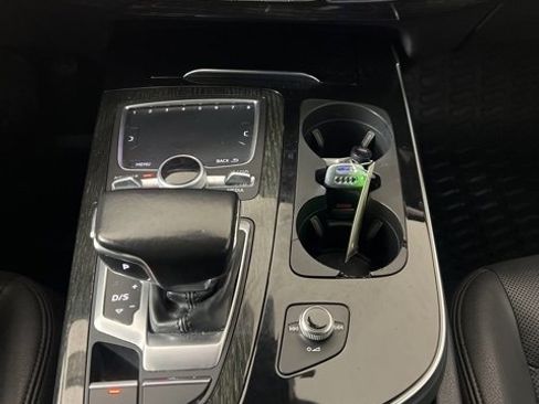 Used 2017 Audi Q7 3.0T Prestige image 27