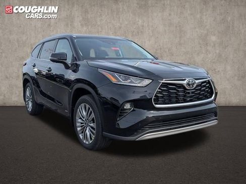 New 2026 Toyota Highlander Platinum image 1