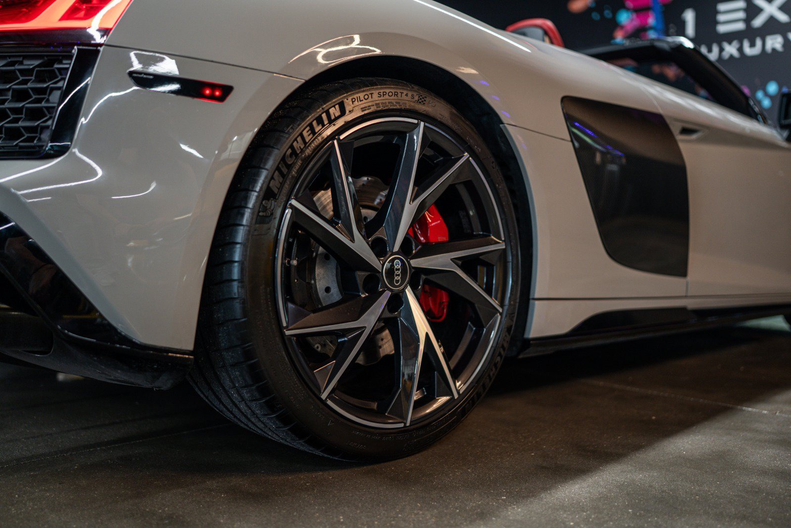 Used 2022 Audi R8 V10 performance w/ Carbon Exterior Package RWD image 13