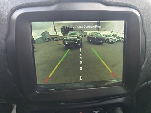 Used 2023 Jeep Renegade Latitude image 22