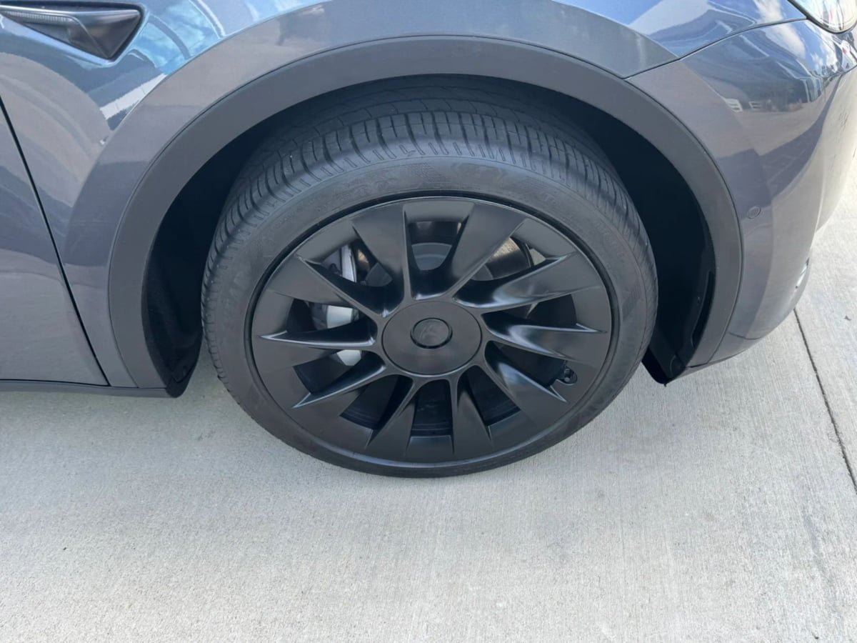 Used 2022 Tesla Model Y Long Range AWD/4WD image 23