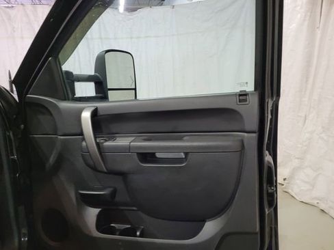 Used 2014 Chevrolet Silverado 2500 LT w/ Interior Plus Package image 55