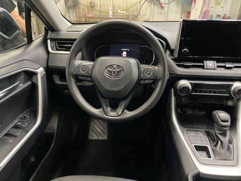 Certified 2025 Toyota RAV4 XLE AWD/4WD image 16