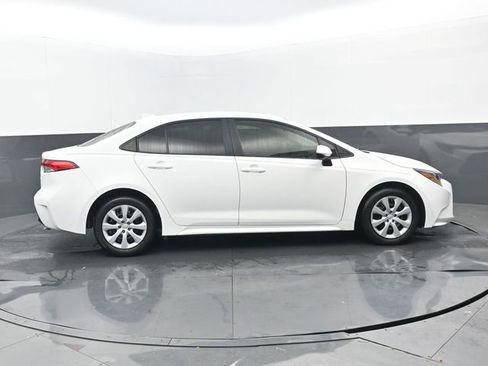 Used 2024 Toyota Corolla LE image 2