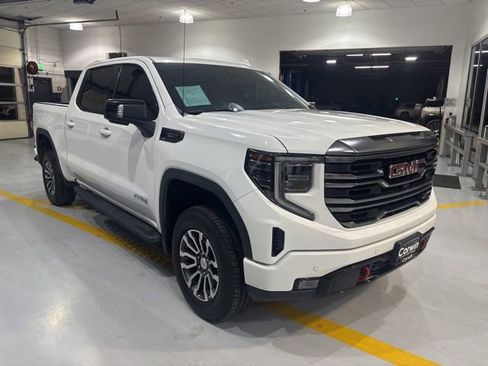 Used 2022 GMC Sierra 1500 AT4 w/ AT4 Premium Package AWD/4WD image 3