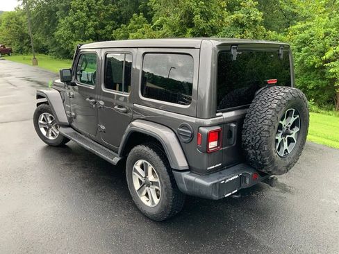 Used 2021 Jeep Wrangler Unlimited Sahara w/ Cold Weather Group AWD/4WD image 8