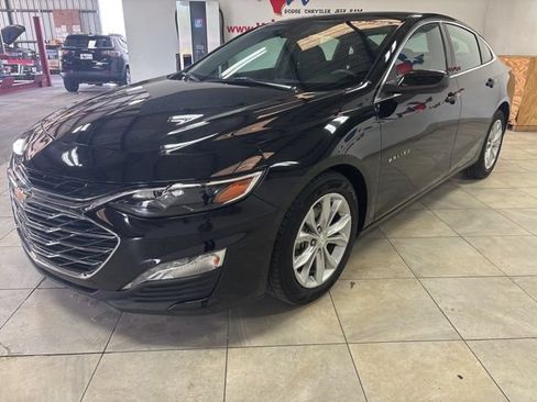 Used 2025 Chevrolet Malibu LT FWD image 3