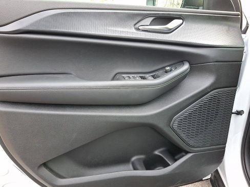 New 2025 Jeep Grand Cherokee L Laredo image 8