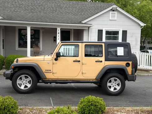 Used 2014 Jeep Wrangler Unlimited Sport w/ Quick Order Package 24S AWD/4WD image 3