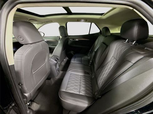 Used 2023 Buick Envision Avenir image 19