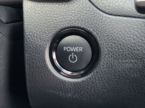 Used 2025 Toyota Camry SE w/ Convenience Package FWD image 19