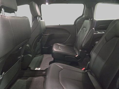 New 2026 Chrysler Pacifica Select AWD/4WD image 16