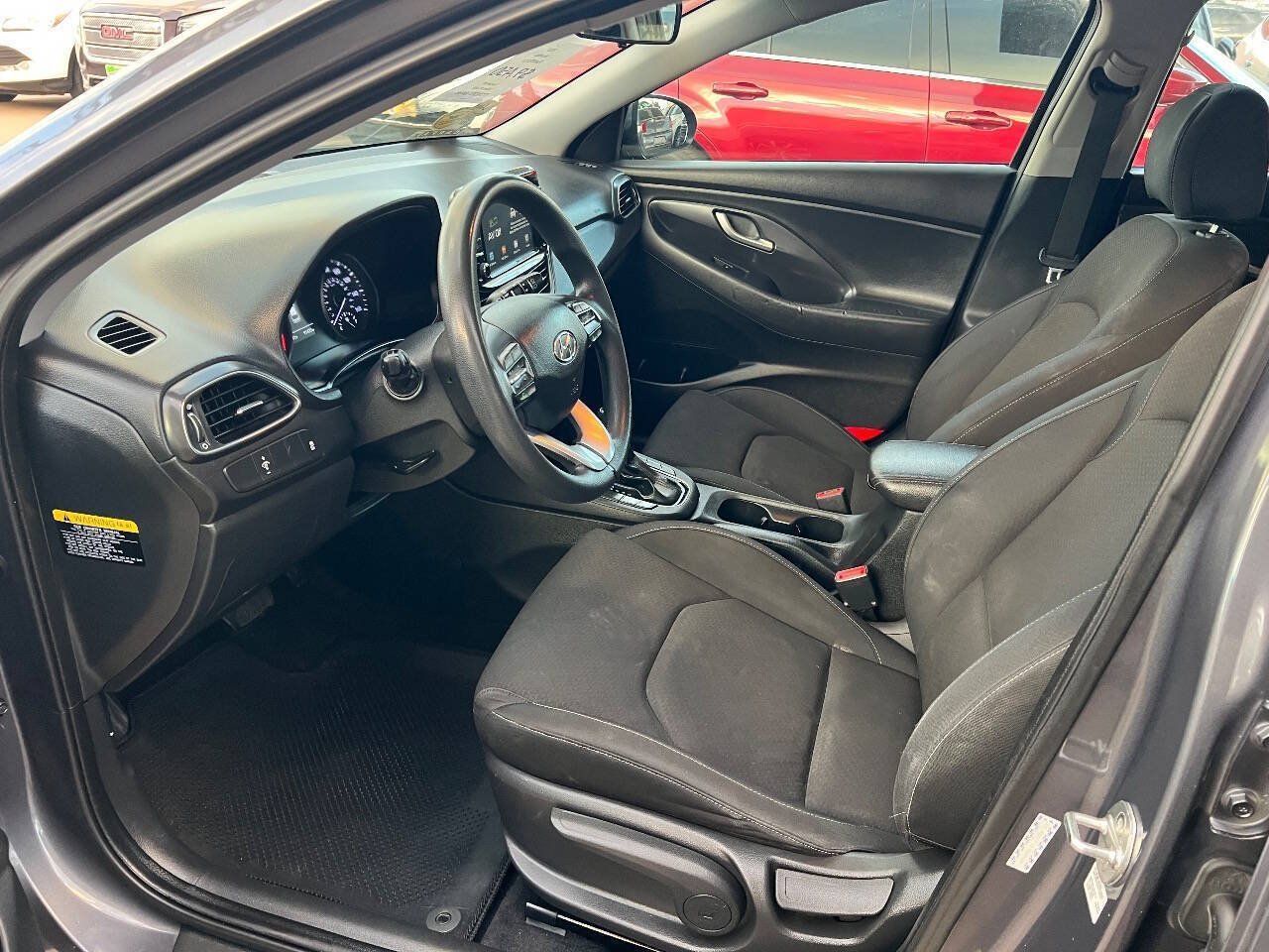 Used 2018 Hyundai Elantra GT FWD image 17