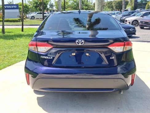 Used 2020 Toyota Corolla LE FWD image 5