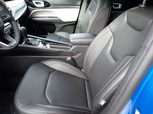 New 2026 Jeep Compass Limited image 12