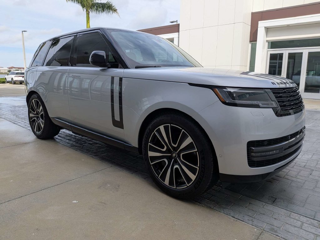 Certified 2025 Land Rover Range Rover SE AWD/4WD image 7