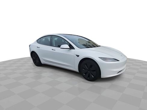 Used 2025 Tesla Model 3 Long Range RWD image 2