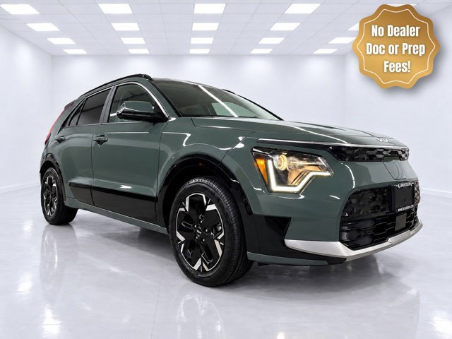 Used 2023 Kia Niro Wind w/ Wind Preserve Package FWD image 3