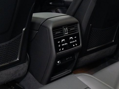 New 2026 Porsche Cayenne Coupe image 23