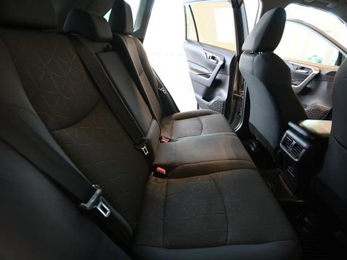 Used 2020 Toyota RAV4 XLE AWD/4WD image 23