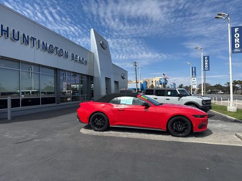 Used 2025 Ford Mustang Premium RWD image 3