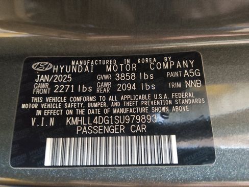 Used 2025 Hyundai Elantra SE FWD image 33