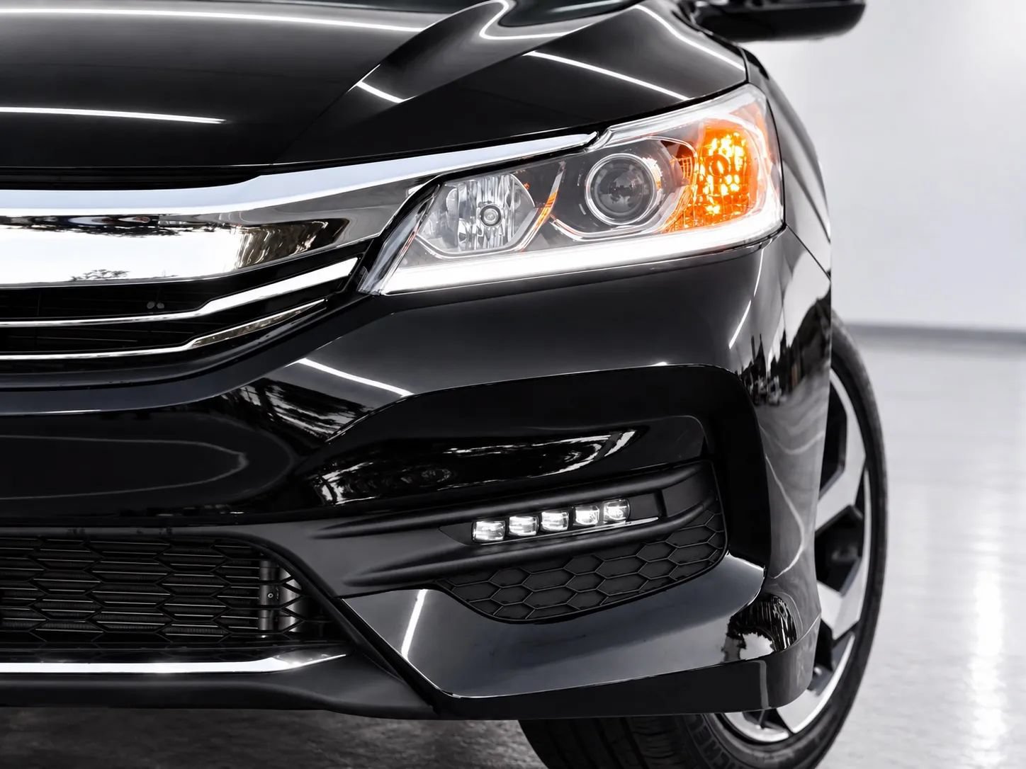 Used 2017 Honda Accord EX-L image 10
