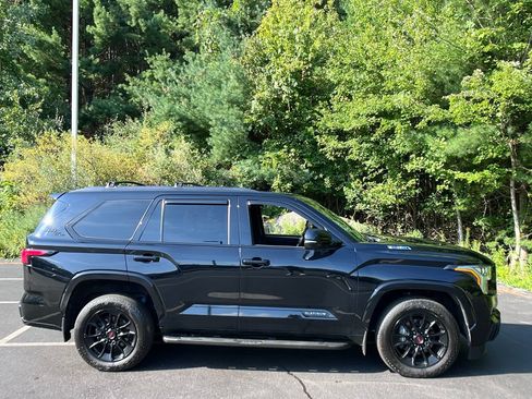 Used 2024 Toyota Sequoia Platinum w/ TRD Off-Road Package AWD/4WD image 6