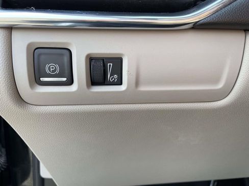 Certified 2023 Cadillac XT4 Luxury image 22