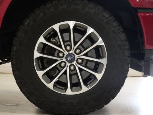 Used 2020 Ford F150 XLT w/ Equipment Group 302A Luxury AWD/4WD image 8
