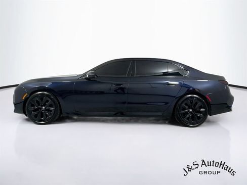 Used 2024 BMW 740i xDrive AWD/4WD image 4