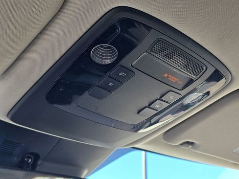 Used 2024 Kia Carnival LX image 33