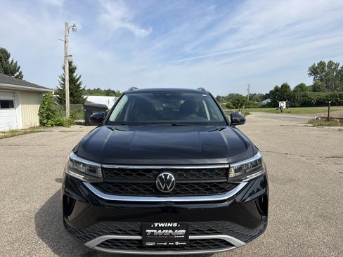 Used 2024 Volkswagen Taos SE AWD/4WD image 5