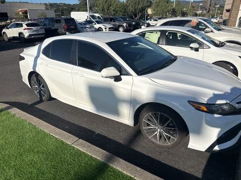 Used 2024 Toyota Camry SE image 16