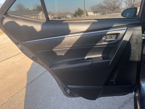 Used 2015 Toyota Corolla S image 27