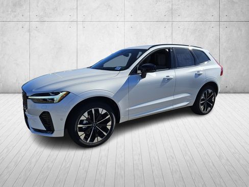 New 2026 Volvo XC60 B5 Plus w/ Climate Package image 3