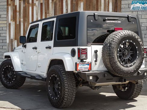 Used 2015 Jeep Wrangler Unlimited Sahara AWD/4WD image 4