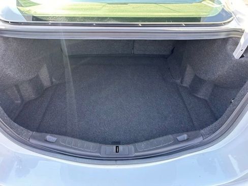 Used 2015 Ford Fusion SE FWD image 11