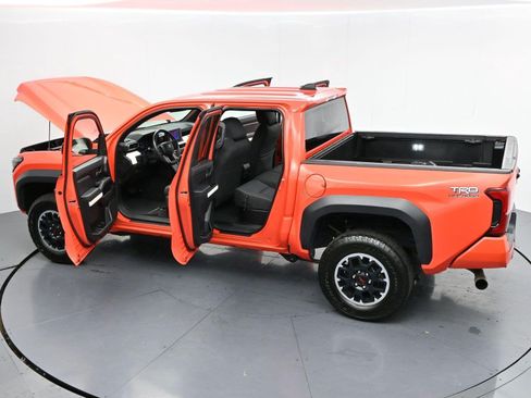 Used 2024 Toyota Tacoma TRD Off-Road AWD/4WD image 42