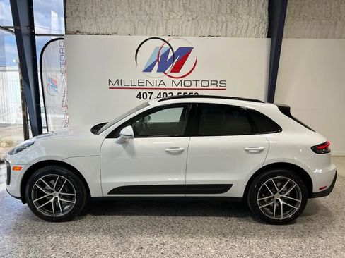 Used 2023 Porsche Macan Turbo image 1
