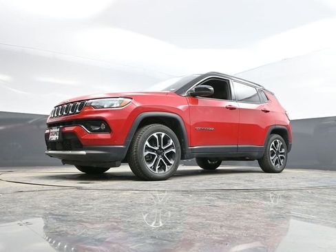 Used 2024 Jeep Compass Limited image 45