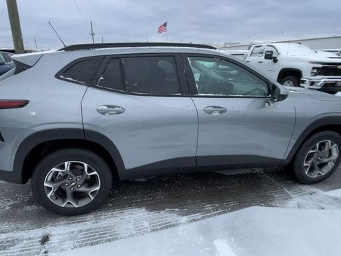 New 2026 Chevrolet Trax LT w/ Sunroof Package image 2