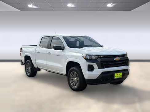 Used 2024 Chevrolet Colorado LT w/ LT Convenience Package II AWD/4WD image 7