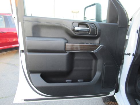 Used 2020 Chevrolet Silverado 2500 LT image 7