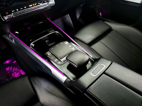 Certified 2022 Mercedes-Benz GLB 250 image 23